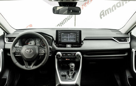 Toyota RAV4, 2019 год, 2 200 000 рублей, 13 фотография