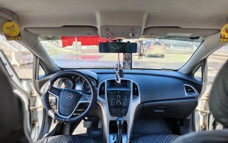 Opel Astra J, 2011 год, 700 000 рублей, 6 фотография