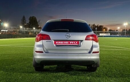Opel Astra J, 2011 год, 700 000 рублей, 2 фотография