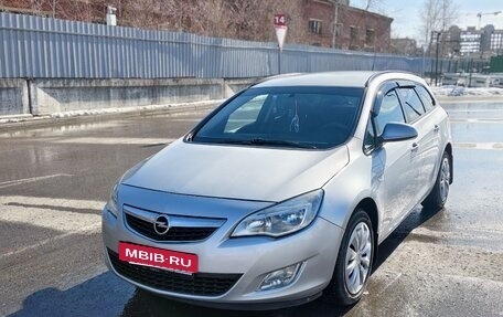 Opel Astra J, 2011 год, 700 000 рублей, 15 фотография