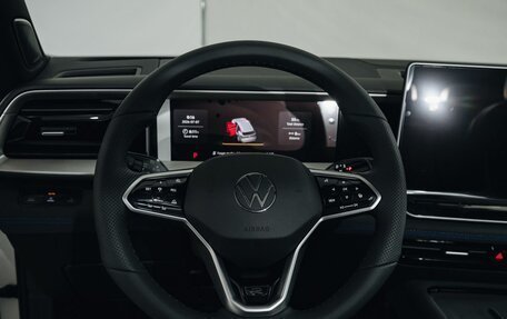 Volkswagen Teramont, 2026 год, 6 550 000 рублей, 15 фотография