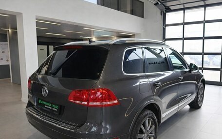 Volkswagen Touareg III, 2011 год, 1 390 000 рублей, 4 фотография