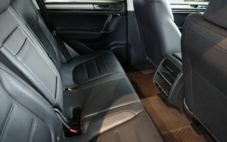 Volkswagen Touareg III, 2011 год, 1 390 000 рублей, 9 фотография