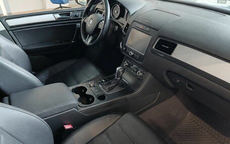 Volkswagen Touareg III, 2011 год, 1 390 000 рублей, 8 фотография