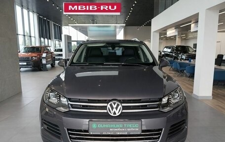Volkswagen Touareg III, 2011 год, 1 390 000 рублей, 2 фотография