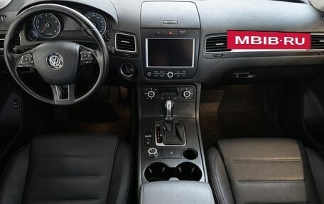 Volkswagen Touareg III, 2011 год, 1 390 000 рублей, 12 фотография