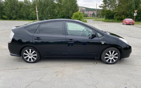 Toyota Prius, 2008 год, 770 000 рублей, 3 фотография