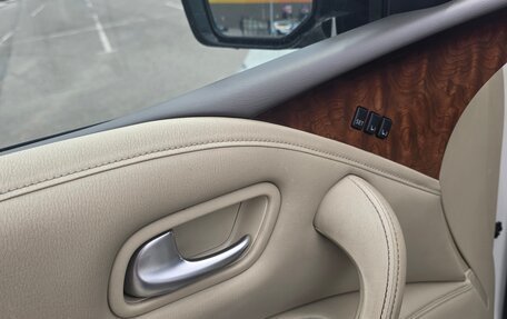 Infiniti QX80 I рестайлинг, 2015 год, 3 000 000 рублей, 11 фотография