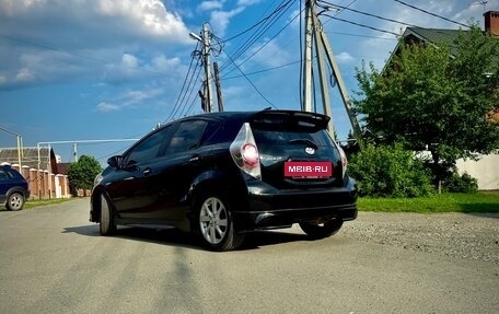 Toyota Aqua I, 2012 год, 900 000 рублей, 2 фотография