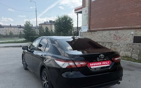 Toyota Camry, 2021 год, 3 000 000 рублей, 3 фотография