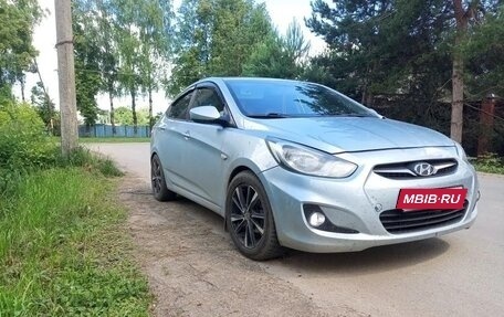 Hyundai Solaris II рестайлинг, 2011 год, 650 000 рублей, 1 фотография