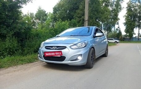 Hyundai Solaris II рестайлинг, 2011 год, 650 000 рублей, 3 фотография