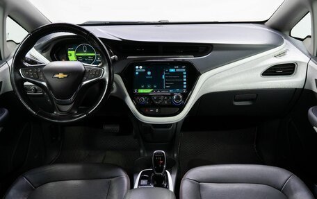 Chevrolet Bolt, 2017 год, 2 150 000 рублей, 17 фотография