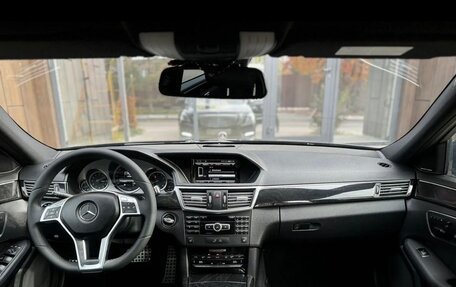 Mercedes-Benz E-Класс, 2012 год, 1 800 000 рублей, 14 фотография