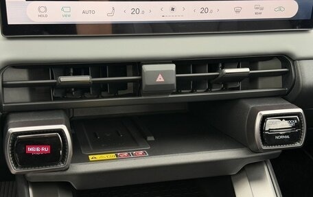 Toyota RAV4, 2026 год, 4 050 000 рублей, 26 фотография