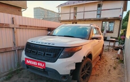 Ford Explorer VI, 2012 год, 1 109 000 рублей, 2 фотография