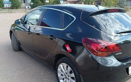 Opel Astra J, 2010 год, 785 000 рублей, 2 фотография