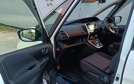 Nissan Serena IV, 2018 год, 2 150 000 рублей, 16 фотография
