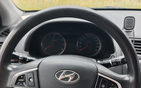 Hyundai Solaris II рестайлинг, 2012 год, 860 000 рублей, 10 фотография