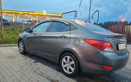 Hyundai Solaris II рестайлинг, 2012 год, 860 000 рублей, 21 фотография
