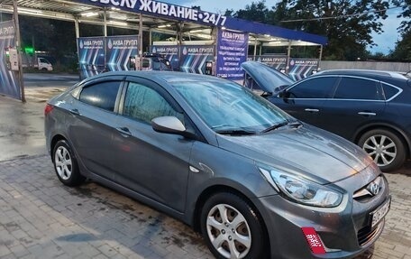 Hyundai Solaris II рестайлинг, 2012 год, 860 000 рублей, 19 фотография
