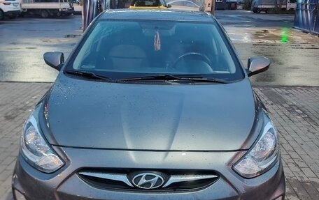 Hyundai Solaris II рестайлинг, 2012 год, 860 000 рублей, 18 фотография