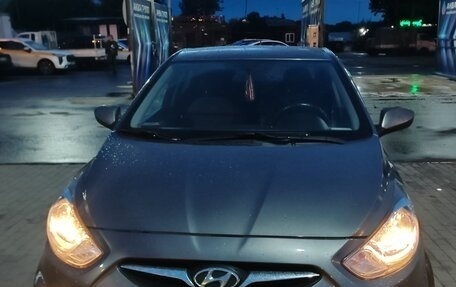 Hyundai Solaris II рестайлинг, 2012 год, 860 000 рублей, 25 фотография