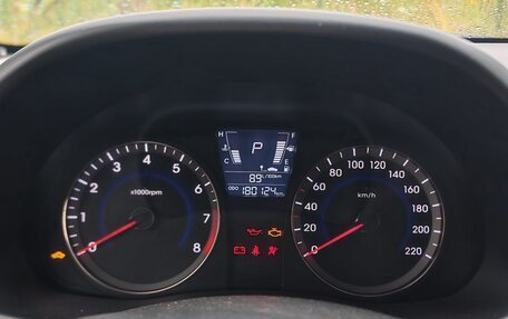 Hyundai Solaris II рестайлинг, 2012 год, 860 000 рублей, 40 фотография