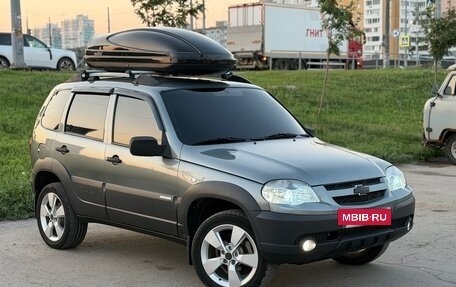 Chevrolet Niva I рестайлинг, 2011 год, 649 000 рублей, 3 фотография