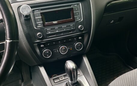 Volkswagen Jetta VI, 2013 год, 1 080 000 рублей, 8 фотография