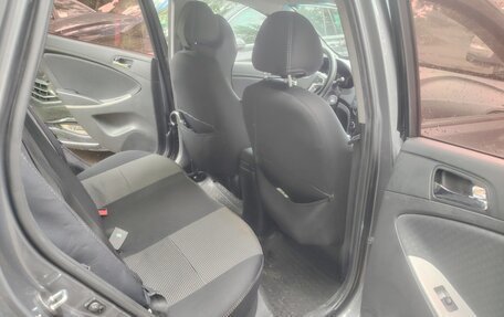 Hyundai Solaris II рестайлинг, 2013 год, 1 000 000 рублей, 7 фотография