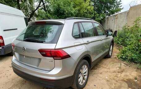 Volkswagen Tiguan II, 2017 год, 1 600 000 рублей, 2 фотография