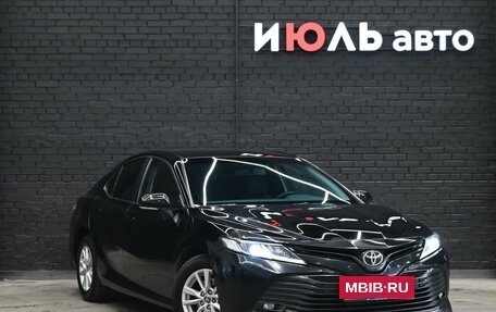 Toyota Camry, 2020 год, 2 850 000 рублей, 3 фотография