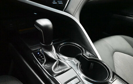Toyota Camry, 2020 год, 2 850 000 рублей, 16 фотография