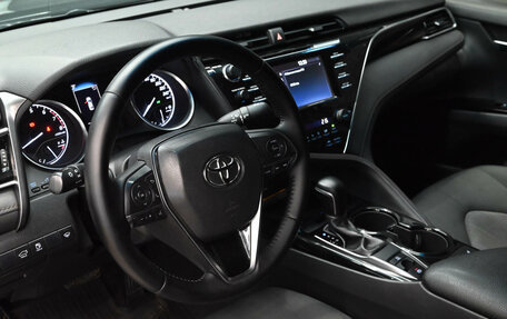 Toyota Camry, 2020 год, 2 850 000 рублей, 18 фотография
