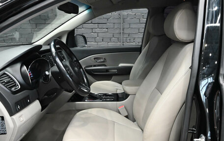KIA Carnival III, 2020 год, 3 200 000 рублей, 21 фотография