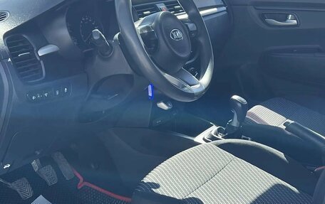 KIA Rio IV, 2018 год, 872 870 рублей, 11 фотография
