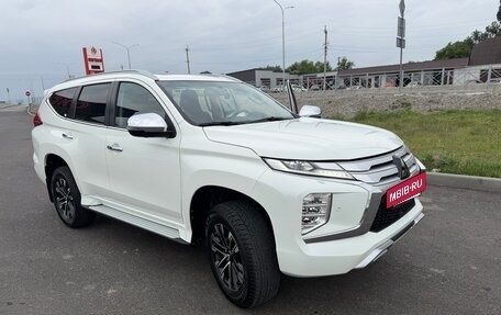 Mitsubishi Montero Sport, 2023 год, 4 999 000 рублей, 3 фотография