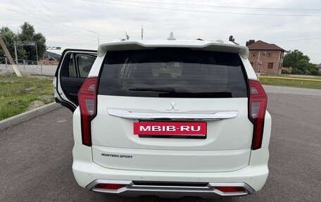 Mitsubishi Montero Sport, 2023 год, 4 999 000 рублей, 7 фотография