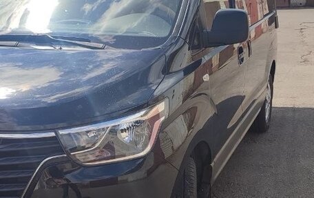 Hyundai Grand Starex Grand Starex I рестайлинг 2, 2019 год, 4 250 000 рублей, 3 фотография