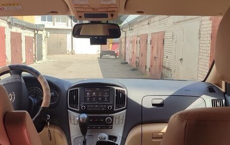 Hyundai Grand Starex Grand Starex I рестайлинг 2, 2019 год, 4 250 000 рублей, 12 фотография