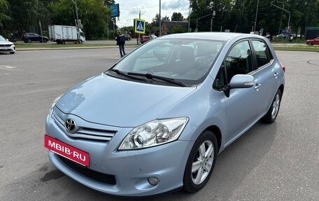 Toyota Auris II, 2011 год, 925 000 рублей, 3 фотография