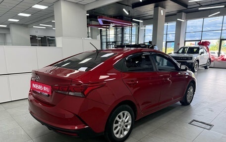 Hyundai Solaris II рестайлинг, 2021 год, 1 590 000 рублей, 7 фотография