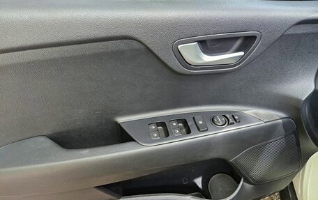 KIA Stonic, 2020 год, 1 249 000 рублей, 7 фотография