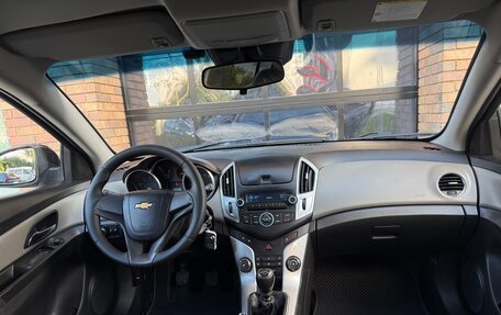 Chevrolet Cruze II, 2013 год, 590 000 рублей, 9 фотография
