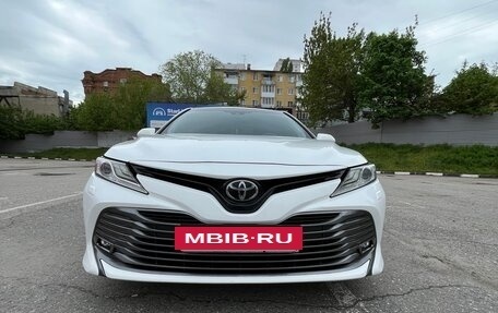 Toyota Camry, 2018 год, 2 450 000 рублей, 7 фотография