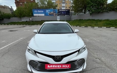 Toyota Camry, 2018 год, 2 450 000 рублей, 8 фотография