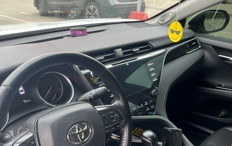 Toyota Camry, 2018 год, 2 450 000 рублей, 12 фотография
