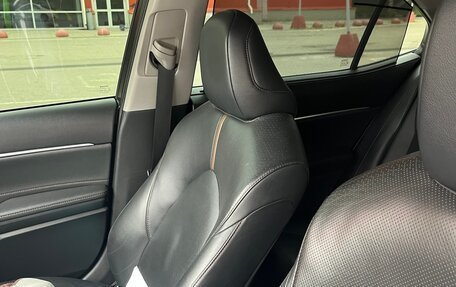 Toyota Camry, 2018 год, 2 450 000 рублей, 13 фотография