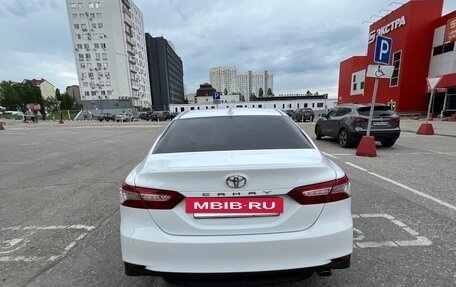 Toyota Camry, 2018 год, 2 450 000 рублей, 11 фотография